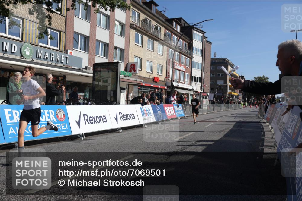 15.09.2024 - PSD Bank Halbmarathon Michael Strokosch http://msf.ph/oto/7069501 15.09.2024 10:24:57 Ziel 61, 119, 131, 211 meine-sportfotos.de