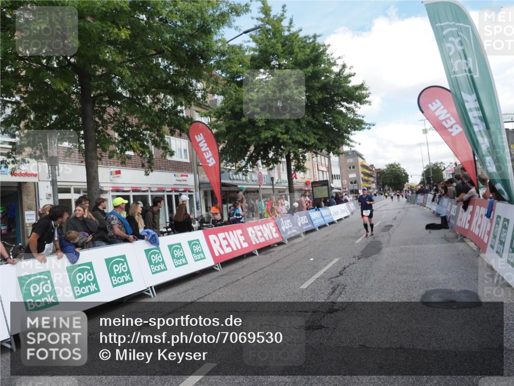 15.09.2024 - PSD Bank Halbmarathon Miley Keyser http://msf.ph/oto/7069530 15.09.2024 12:22:07 Ziel 1654, 2321, 2457, 2689, 2769, 3025, 3230 meine-sportfotos.de
