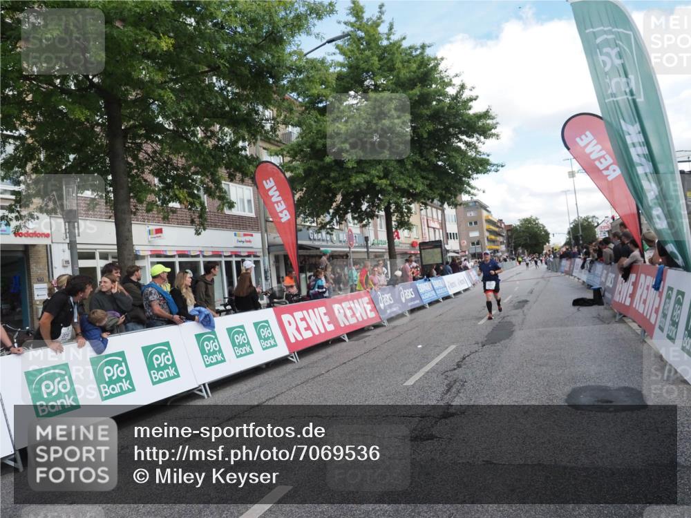 15.09.2024 - PSD Bank Halbmarathon Miley Keyser http://msf.ph/oto/7069536 15.09.2024 12:22:07 Ziel 1654, 2321, 2457, 2689, 2769, 3025, 3230 meine-sportfotos.de