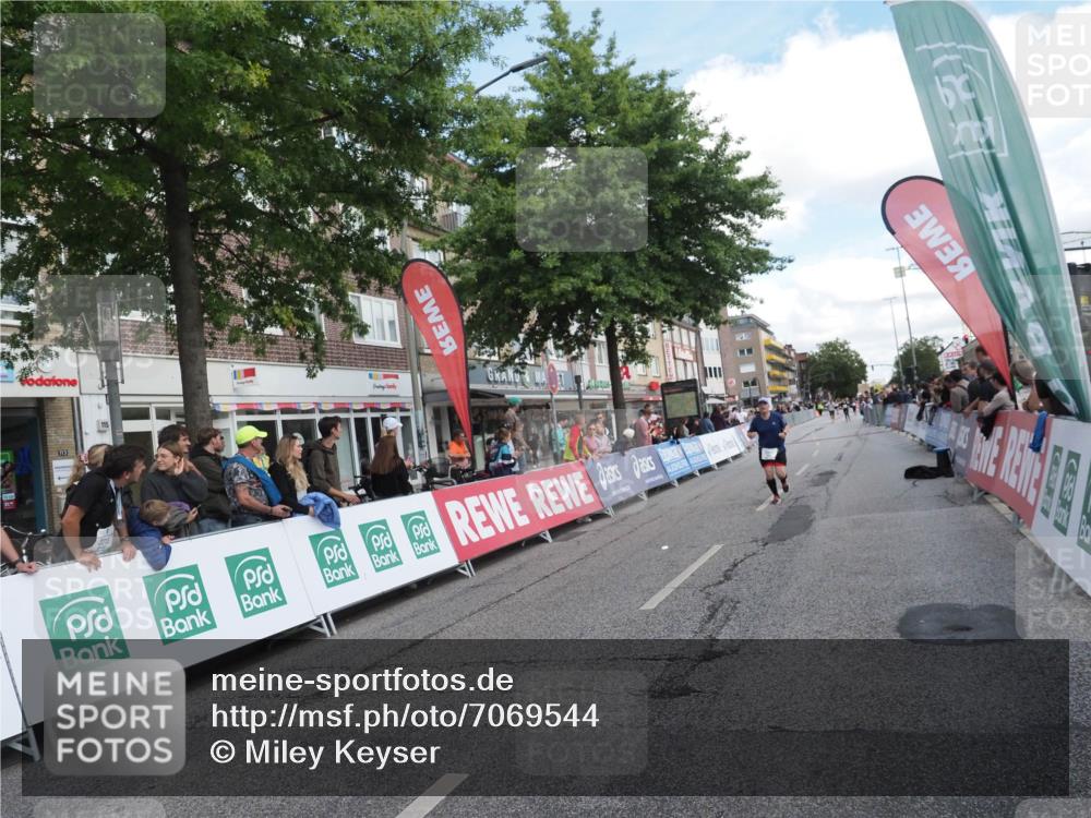 15.09.2024 - PSD Bank Halbmarathon Miley Keyser http://msf.ph/oto/7069544 15.09.2024 12:22:07 Ziel 1654, 2321, 2457, 2689, 2769, 3025, 3230 meine-sportfotos.de