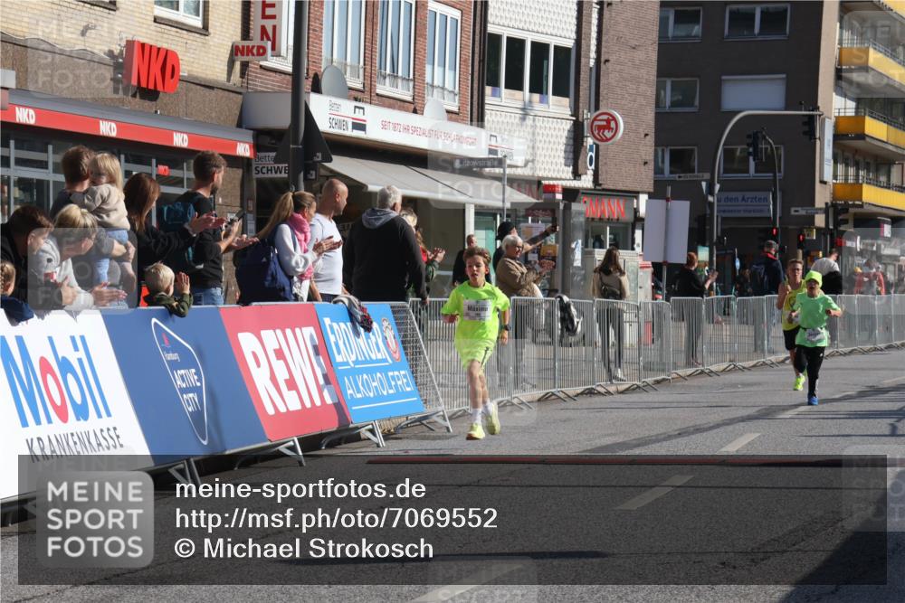 15.09.2024 - PSD Bank Halbmarathon Michael Strokosch http://msf.ph/oto/7069552 15.09.2024 10:25:05 Ziel 102, 119, 131, 165, 177 meine-sportfotos.de