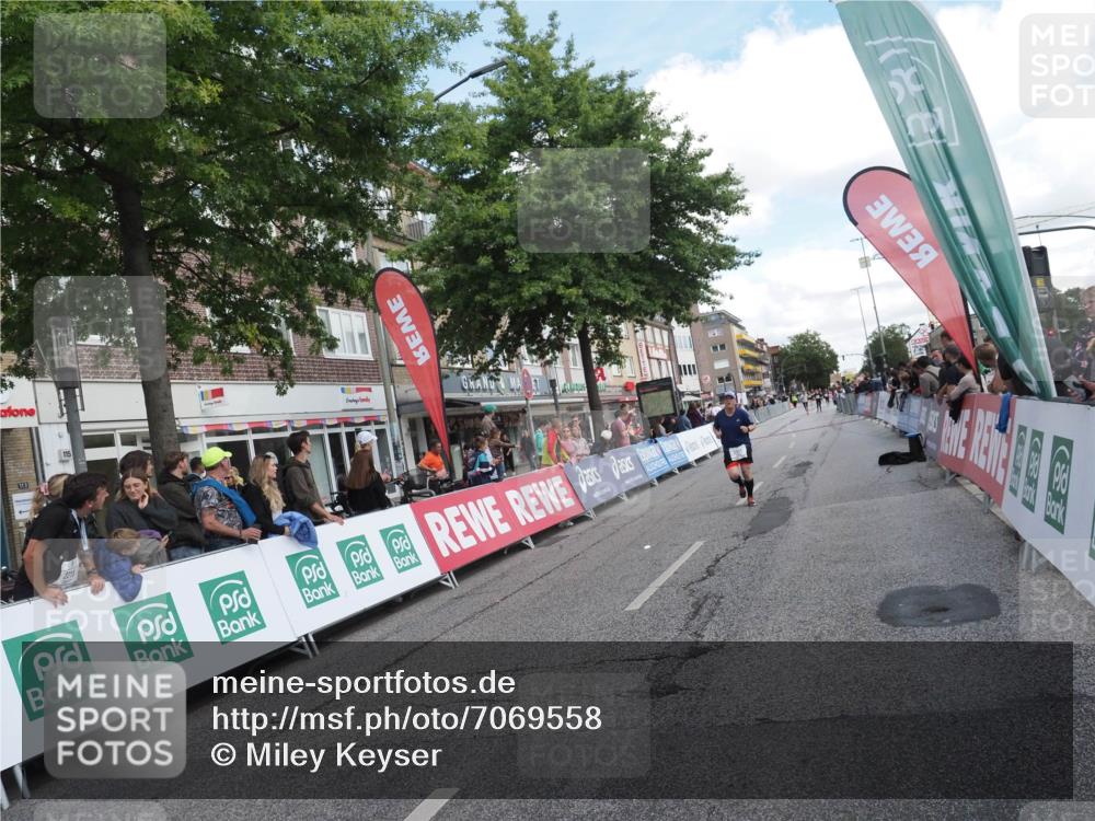 15.09.2024 - PSD Bank Halbmarathon Miley Keyser http://msf.ph/oto/7069558 15.09.2024 12:22:08 Ziel 1654, 2321, 2457, 2689, 2769, 3025, 3230 meine-sportfotos.de