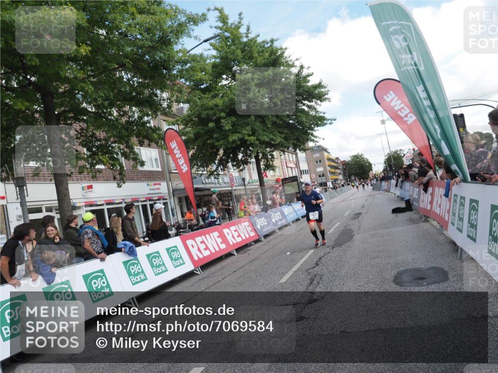 15.09.2024 - PSD Bank Halbmarathon Miley Keyser http://msf.ph/oto/7069584 15.09.2024 12:22:08 Ziel 1654, 2321, 2457, 2689, 2769, 3025, 3230 meine-sportfotos.de