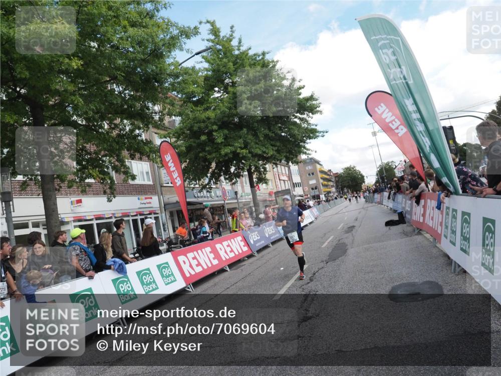 15.09.2024 - PSD Bank Halbmarathon Miley Keyser http://msf.ph/oto/7069604 15.09.2024 12:22:09 Ziel 1654, 2321, 2457, 2689, 2769, 3025, 3230 meine-sportfotos.de
