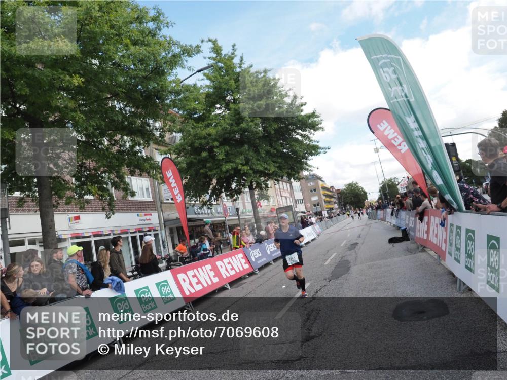 15.09.2024 - PSD Bank Halbmarathon Miley Keyser http://msf.ph/oto/7069608 15.09.2024 12:22:09 Ziel 1654, 2321, 2457, 2689, 2769, 3025, 3230 meine-sportfotos.de