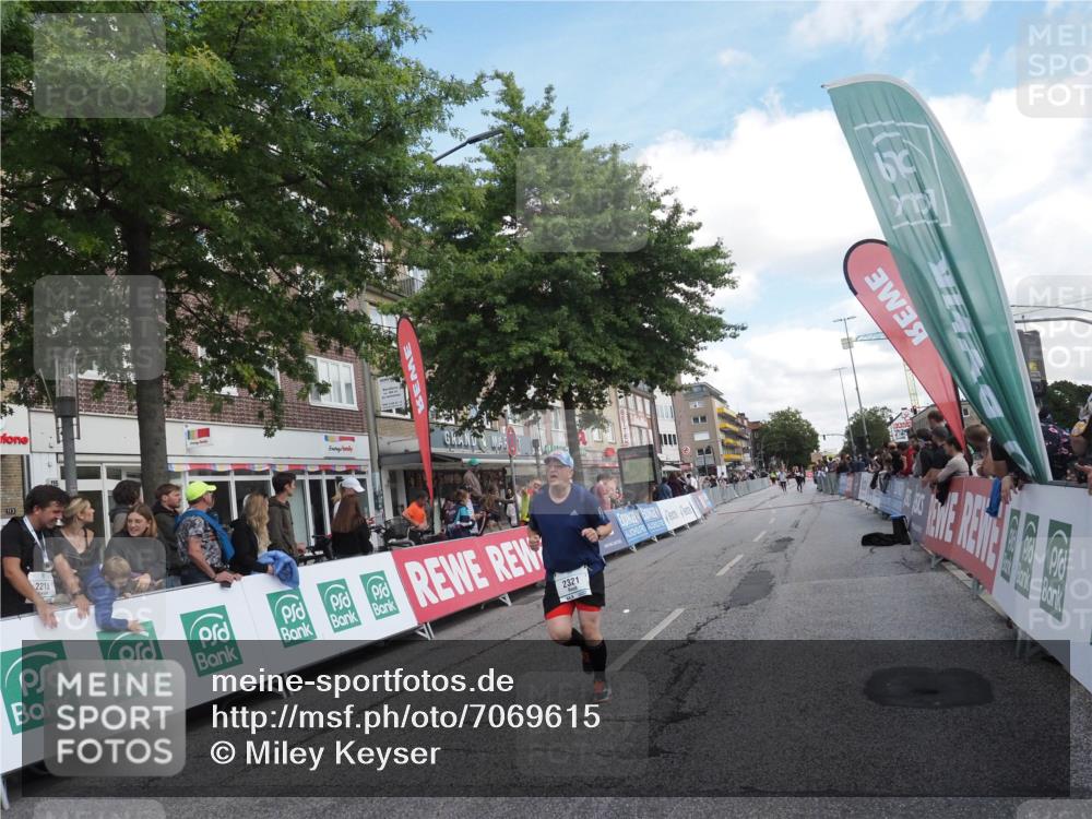 15.09.2024 - PSD Bank Halbmarathon Miley Keyser http://msf.ph/oto/7069615 15.09.2024 12:22:10 Ziel 1654, 2321, 2457, 2689, 2769, 3025, 3230 meine-sportfotos.de