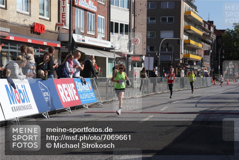 15.09.2024 - PSD Bank Halbmarathon Michael Strokosch http://msf.ph/oto/7069661 15.09.2024 10:25:15 Ziel 7, 19, 66, 102, 165, 177 meine-sportfotos.de