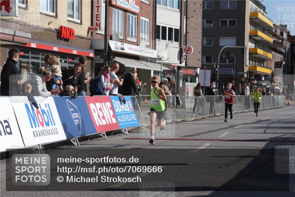 15.09.2024 - PSD Bank Halbmarathon Michael Strokosch http://msf.ph/oto/7069666 15.09.2024 10:25:15 Ziel 7, 19, 66, 102, 165, 177 meine-sportfotos.de
