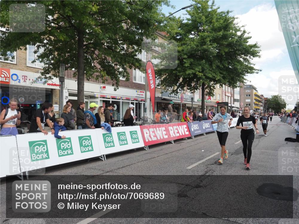 15.09.2024 - PSD Bank Halbmarathon Miley Keyser http://msf.ph/oto/7069689 15.09.2024 12:22:28 Ziel 836, 2862, 3018, 3299, 3304 meine-sportfotos.de