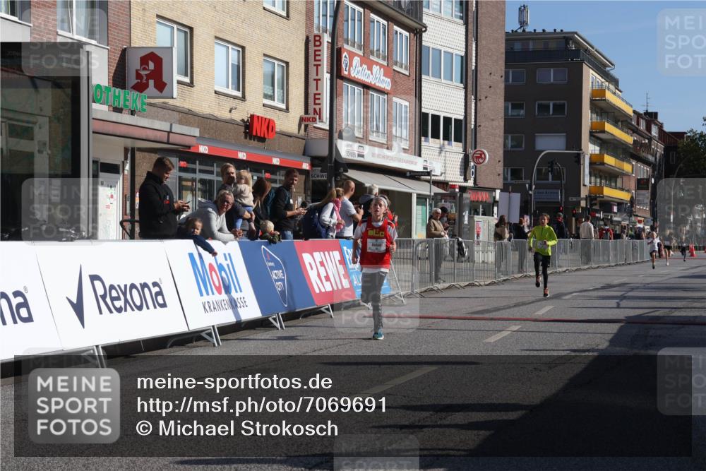 15.09.2024 - PSD Bank Halbmarathon Michael Strokosch http://msf.ph/oto/7069691 15.09.2024 10:25:19 Ziel 7, 19, 66, 102, 110, 165, 177 meine-sportfotos.de