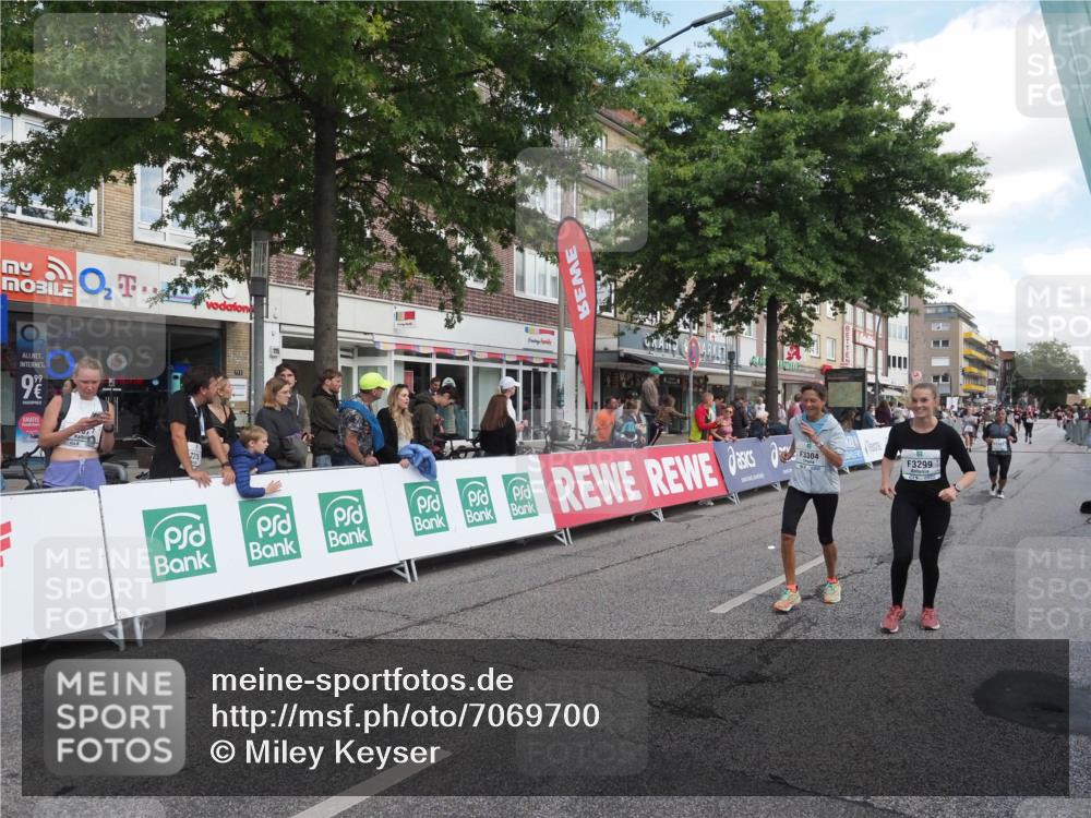 15.09.2024 - PSD Bank Halbmarathon Miley Keyser http://msf.ph/oto/7069700 15.09.2024 12:22:28 Ziel 836, 2862, 3018, 3299, 3304 meine-sportfotos.de
