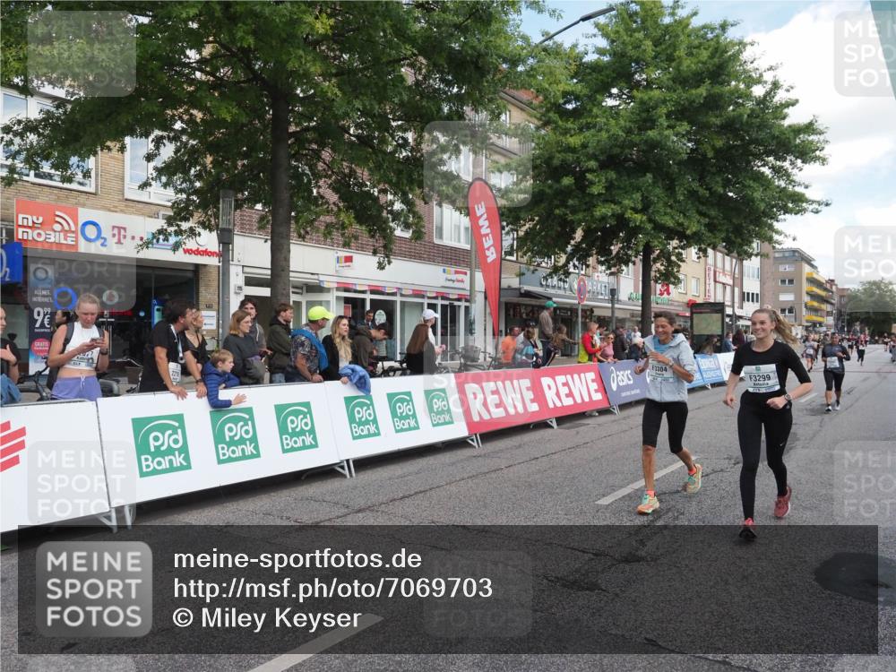 15.09.2024 - PSD Bank Halbmarathon Miley Keyser http://msf.ph/oto/7069703 15.09.2024 12:22:28 Ziel 836, 2862, 3018, 3299, 3304 meine-sportfotos.de