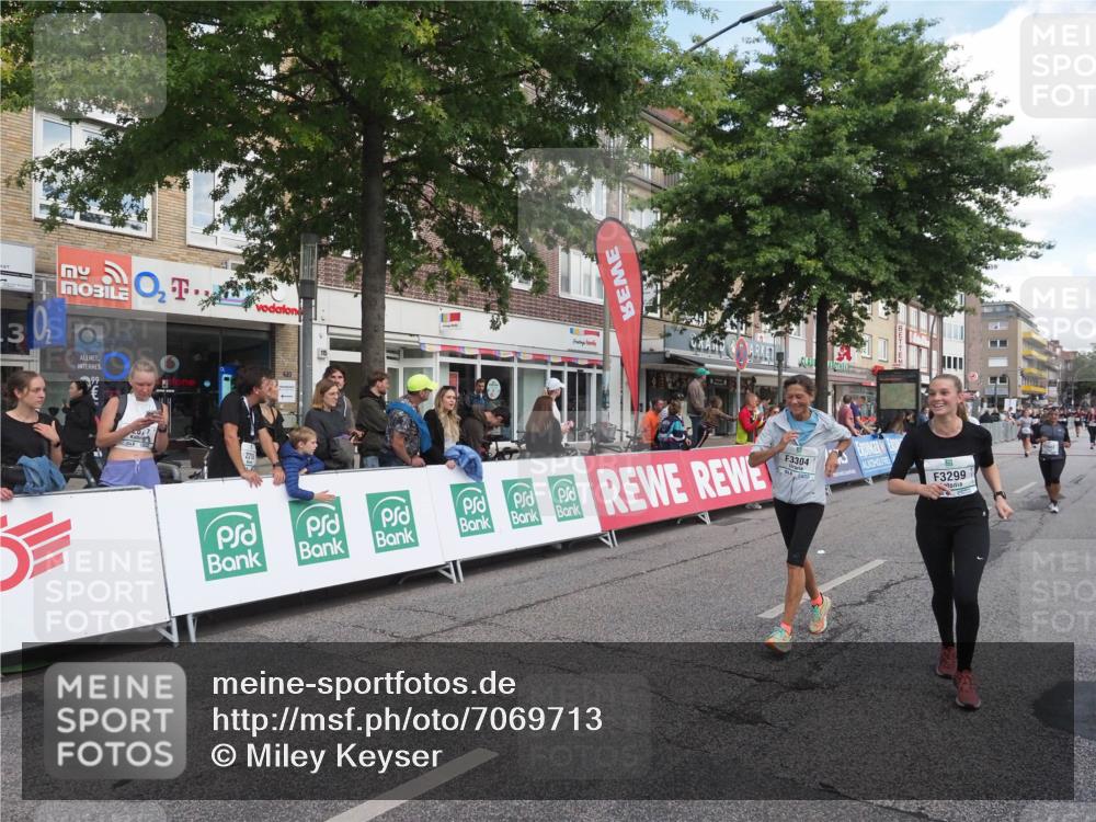 15.09.2024 - PSD Bank Halbmarathon Miley Keyser http://msf.ph/oto/7069713 15.09.2024 12:22:28 Ziel 836, 2862, 3018, 3299, 3304 meine-sportfotos.de