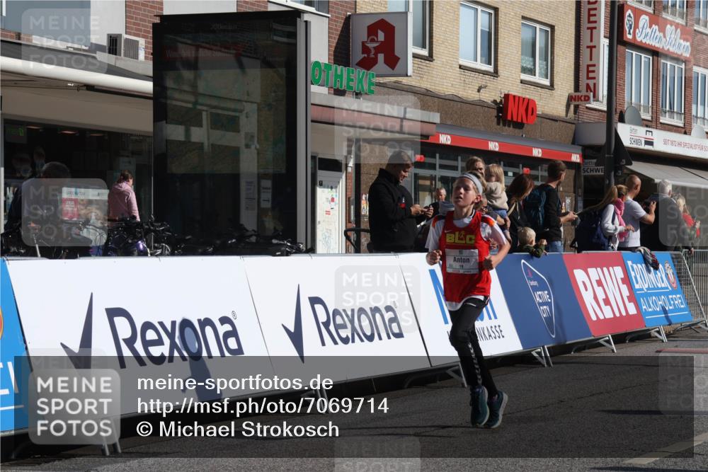 15.09.2024 - PSD Bank Halbmarathon Michael Strokosch http://msf.ph/oto/7069714 15.09.2024 10:25:20 Ziel 7, 19, 66, 102, 110, 165, 177 meine-sportfotos.de