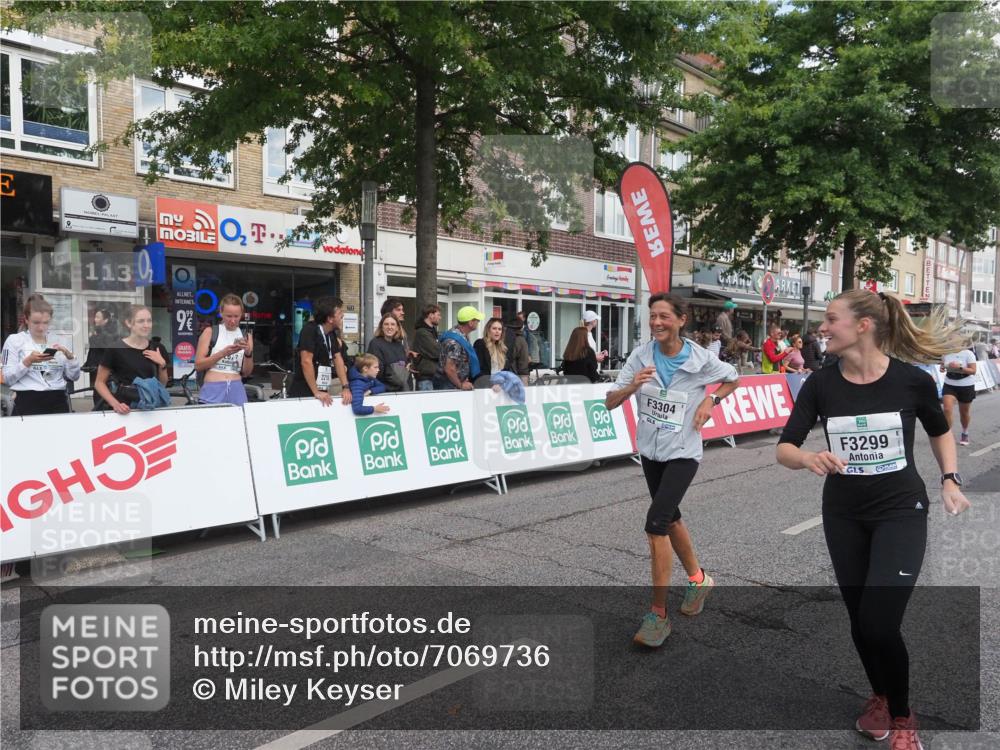 15.09.2024 - PSD Bank Halbmarathon Miley Keyser http://msf.ph/oto/7069736 15.09.2024 12:22:29 Ziel 836, 2862, 3018, 3036, 3299, 3304 meine-sportfotos.de