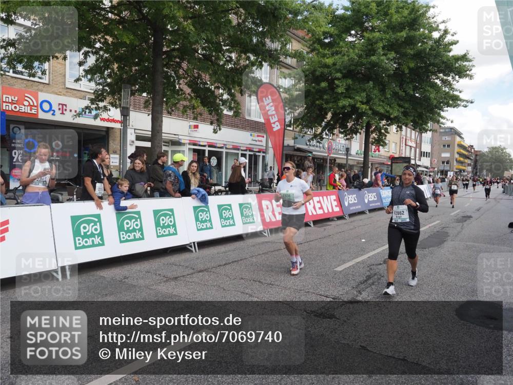 15.09.2024 - PSD Bank Halbmarathon Miley Keyser http://msf.ph/oto/7069740 15.09.2024 12:22:31 Ziel 836, 2862, 3018, 3036, 3299, 3304 meine-sportfotos.de