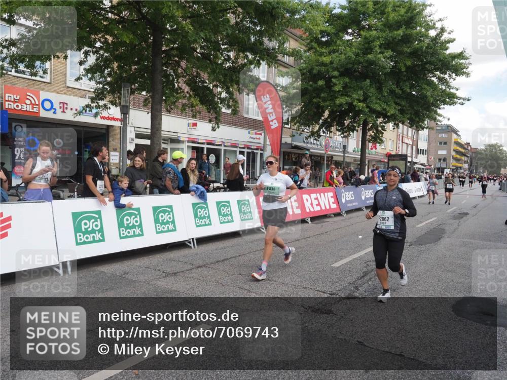 15.09.2024 - PSD Bank Halbmarathon Miley Keyser http://msf.ph/oto/7069743 15.09.2024 12:22:31 Ziel 836, 2862, 3018, 3036, 3299, 3304 meine-sportfotos.de