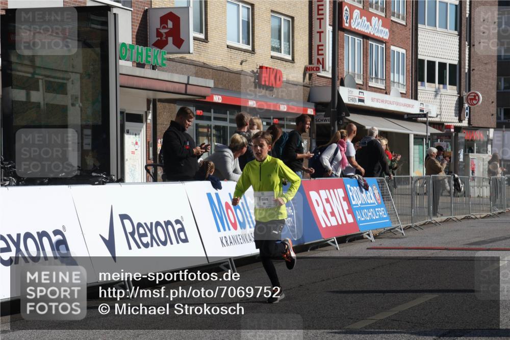 15.09.2024 - PSD Bank Halbmarathon Michael Strokosch http://msf.ph/oto/7069752 15.09.2024 10:25:22 Ziel 7, 19, 66, 102, 110, 177, 257 meine-sportfotos.de