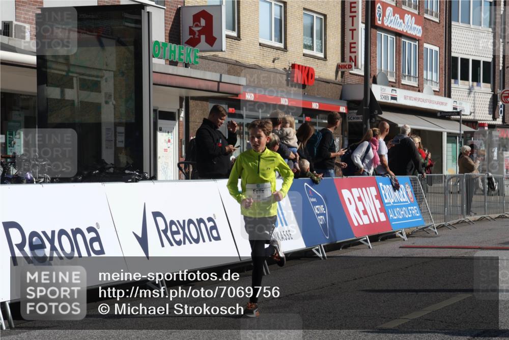 15.09.2024 - PSD Bank Halbmarathon Michael Strokosch http://msf.ph/oto/7069756 15.09.2024 10:25:23 Ziel 7, 19, 66, 102, 110, 257 meine-sportfotos.de