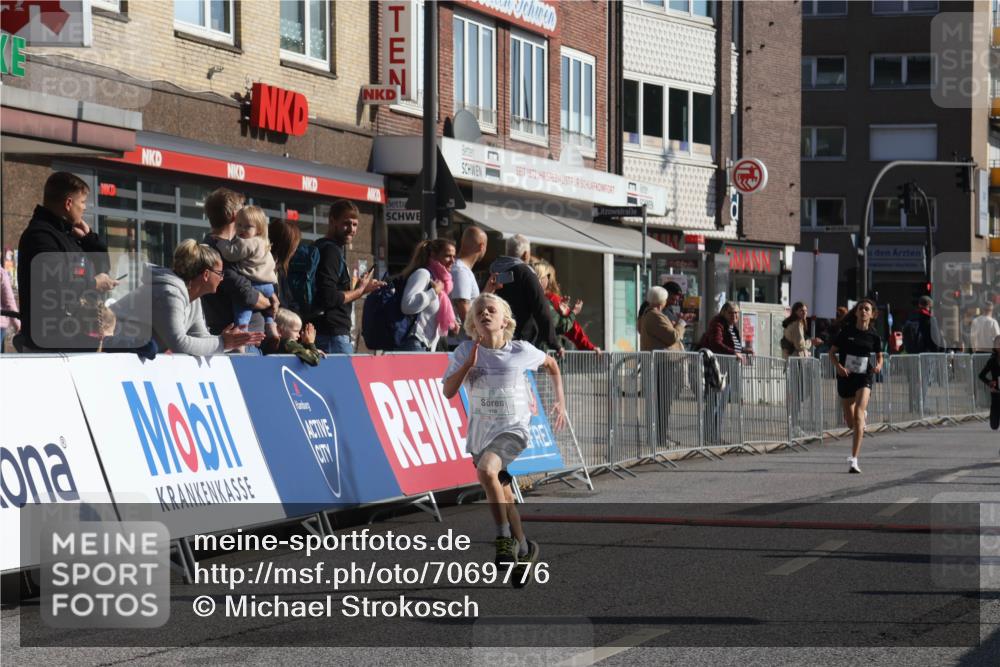 15.09.2024 - PSD Bank Halbmarathon Michael Strokosch http://msf.ph/oto/7069776 15.09.2024 10:25:27 Ziel 7, 19, 36, 66, 110, 257 meine-sportfotos.de