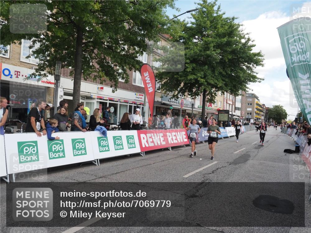 15.09.2024 - PSD Bank Halbmarathon Miley Keyser http://msf.ph/oto/7069779 15.09.2024 12:22:36 Ziel 836, 2238, 2862, 3018, 3036, 3127, 3199, 3282, 3299, 3304 meine-sportfotos.de