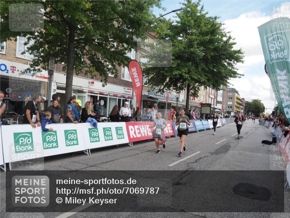 15.09.2024 - PSD Bank Halbmarathon Miley Keyser http://msf.ph/oto/7069787 15.09.2024 12:22:36 Ziel 836, 2238, 2862, 3018, 3036, 3127, 3199, 3282, 3299, 3304 meine-sportfotos.de