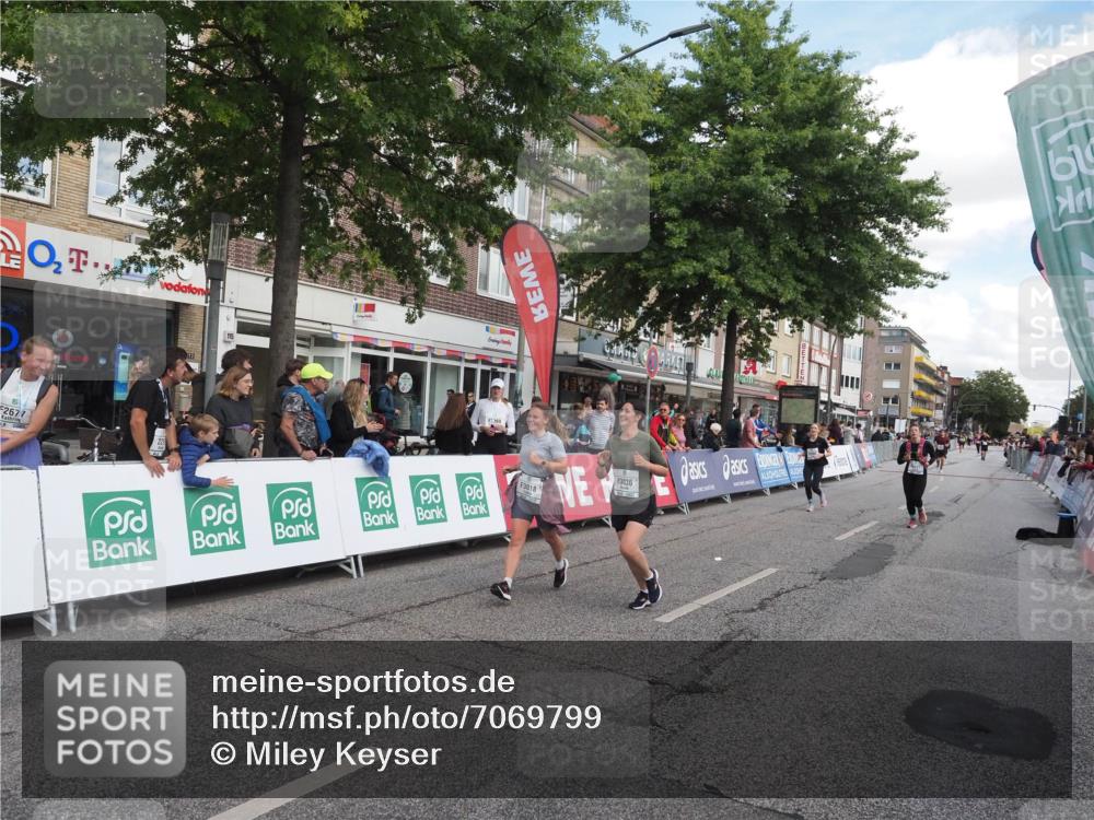 15.09.2024 - PSD Bank Halbmarathon Miley Keyser http://msf.ph/oto/7069799 15.09.2024 12:22:37 Ziel 836, 2238, 2862, 3018, 3036, 3127, 3199, 3282, 3299, 3304, 3443 meine-sportfotos.de
