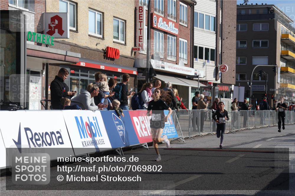15.09.2024 - PSD Bank Halbmarathon Michael Strokosch http://msf.ph/oto/7069802 15.09.2024 10:25:29 Ziel 7, 19, 36, 66, 110, 238, 257 meine-sportfotos.de