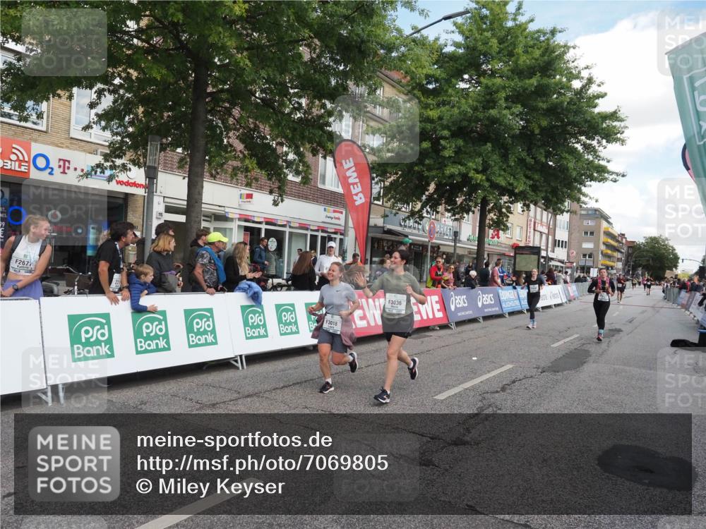 15.09.2024 - PSD Bank Halbmarathon Miley Keyser http://msf.ph/oto/7069805 15.09.2024 12:22:37 Ziel 836, 2238, 2862, 3018, 3036, 3127, 3199, 3282, 3299, 3304, 3443 meine-sportfotos.de