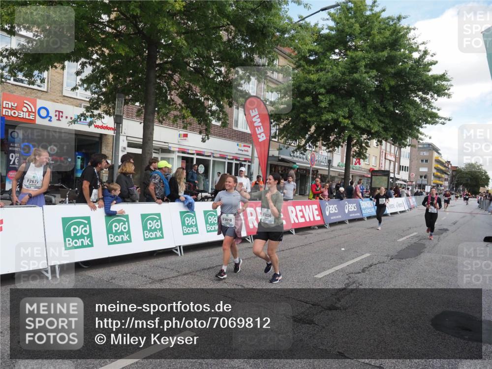 15.09.2024 - PSD Bank Halbmarathon Miley Keyser http://msf.ph/oto/7069812 15.09.2024 12:22:37 Ziel 836, 2238, 2862, 3018, 3036, 3127, 3199, 3282, 3299, 3304, 3443 meine-sportfotos.de