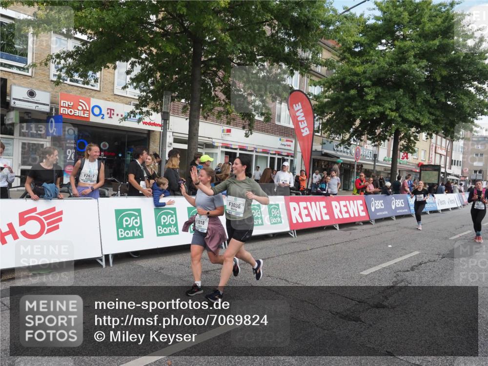 15.09.2024 - PSD Bank Halbmarathon Miley Keyser http://msf.ph/oto/7069824 15.09.2024 12:22:37 Ziel 836, 2238, 2862, 3018, 3036, 3127, 3199, 3282, 3299, 3304, 3443 meine-sportfotos.de