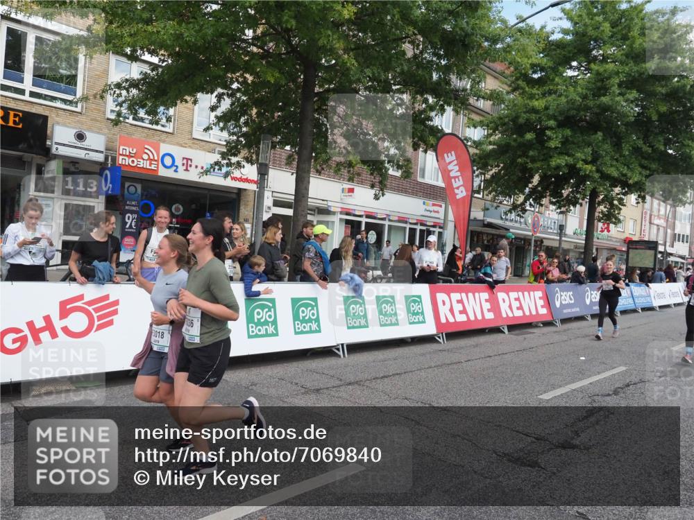 15.09.2024 - PSD Bank Halbmarathon Miley Keyser http://msf.ph/oto/7069840 15.09.2024 12:22:38 Ziel 836, 2238, 2862, 3018, 3036, 3127, 3199, 3282, 3299, 3304, 3443 meine-sportfotos.de
