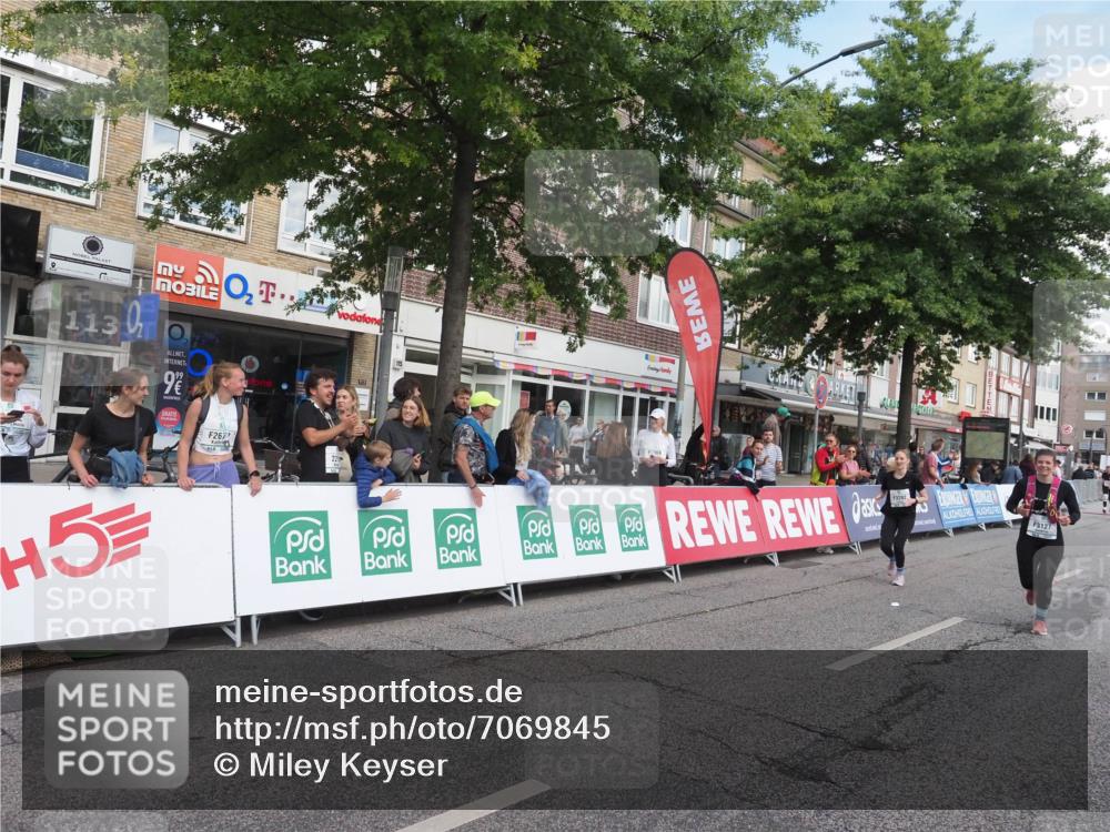 15.09.2024 - PSD Bank Halbmarathon Miley Keyser http://msf.ph/oto/7069845 15.09.2024 12:22:38 Ziel 836, 2238, 2862, 3018, 3036, 3127, 3199, 3282, 3299, 3304, 3443 meine-sportfotos.de