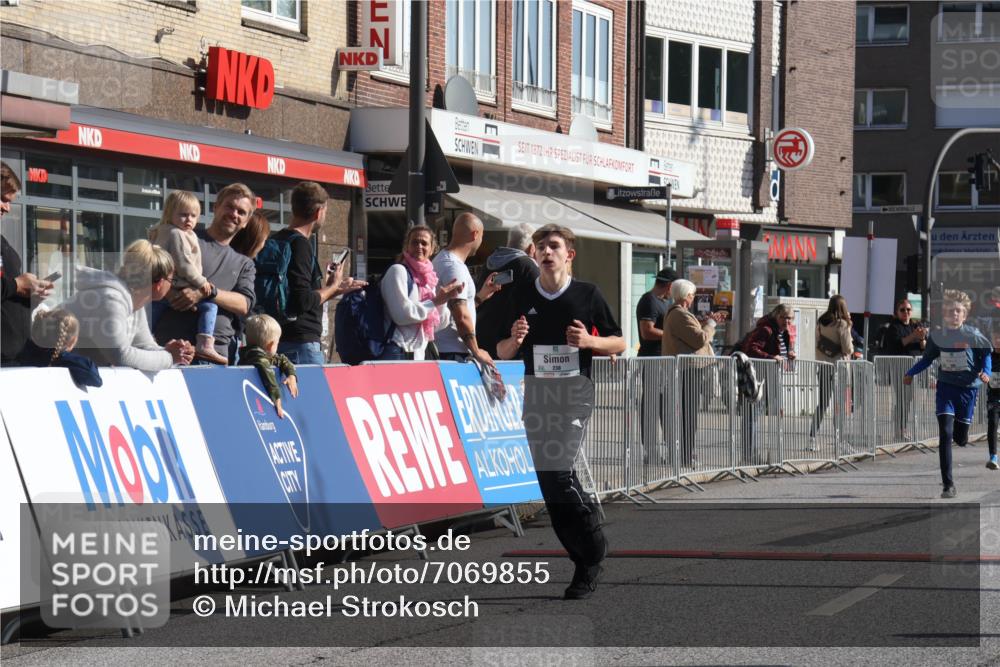 15.09.2024 - PSD Bank Halbmarathon Michael Strokosch http://msf.ph/oto/7069855 15.09.2024 10:25:35 Ziel 36, 110, 221, 238, 248, 257, 300 meine-sportfotos.de