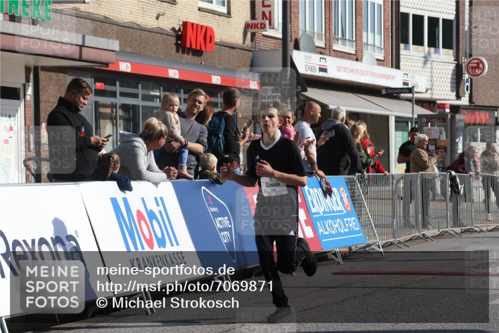15.09.2024 - PSD Bank Halbmarathon Michael Strokosch http://msf.ph/oto/7069871 15.09.2024 10:25:36 Ziel 36, 110, 221, 238, 248, 257, 298, 300 meine-sportfotos.de