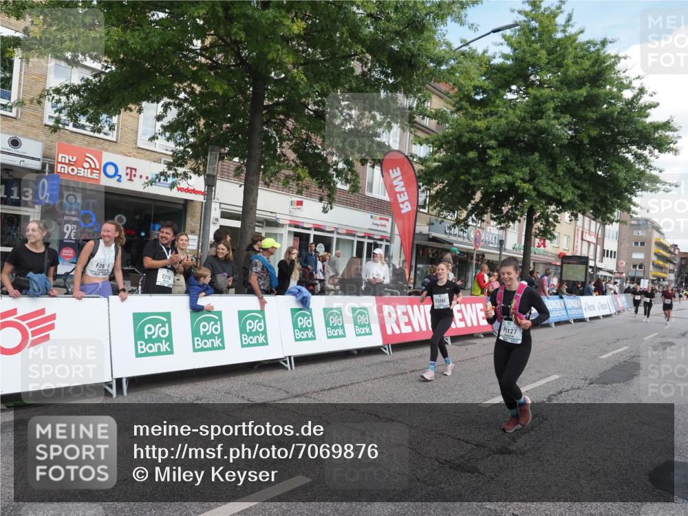 15.09.2024 - PSD Bank Halbmarathon Miley Keyser http://msf.ph/oto/7069876 15.09.2024 12:22:40 Ziel 836, 2238, 2862, 3018, 3036, 3127, 3199, 3282, 3299, 3304, 3443 meine-sportfotos.de