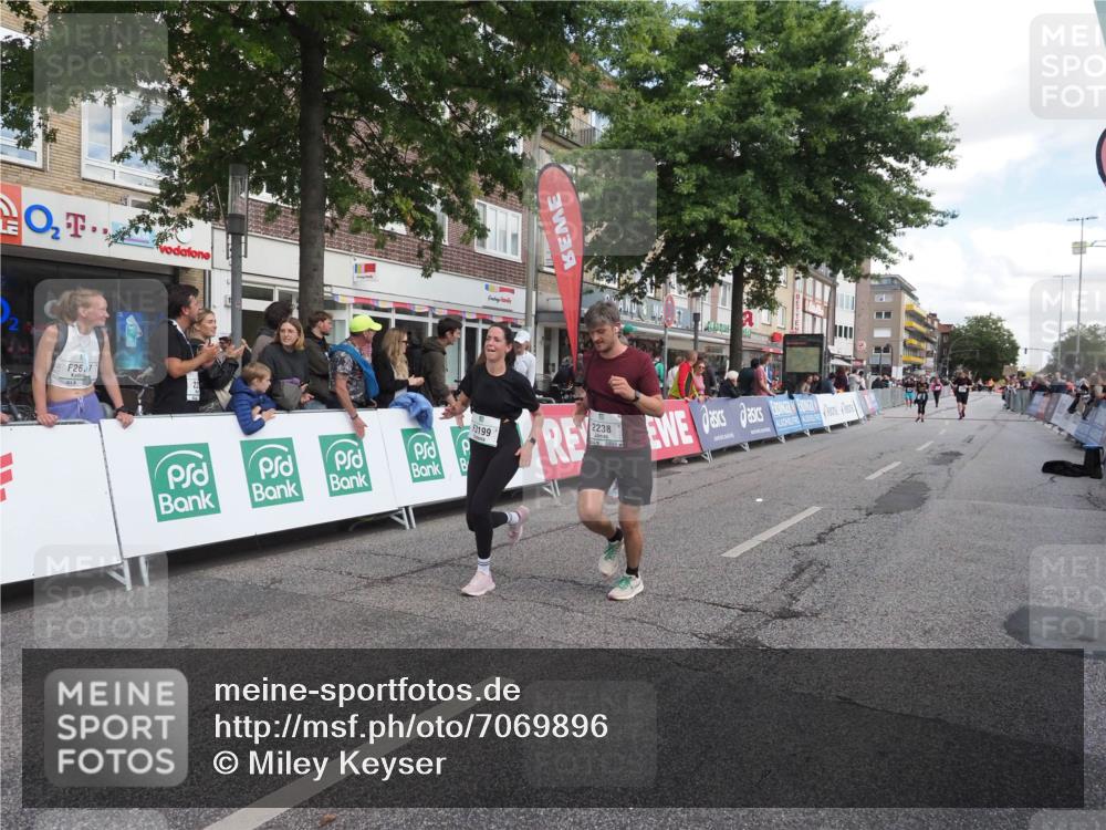 15.09.2024 - PSD Bank Halbmarathon Miley Keyser http://msf.ph/oto/7069896 15.09.2024 12:22:47 Ziel 2238, 3018, 3036, 3127, 3199, 3282, 3361, 3443 meine-sportfotos.de