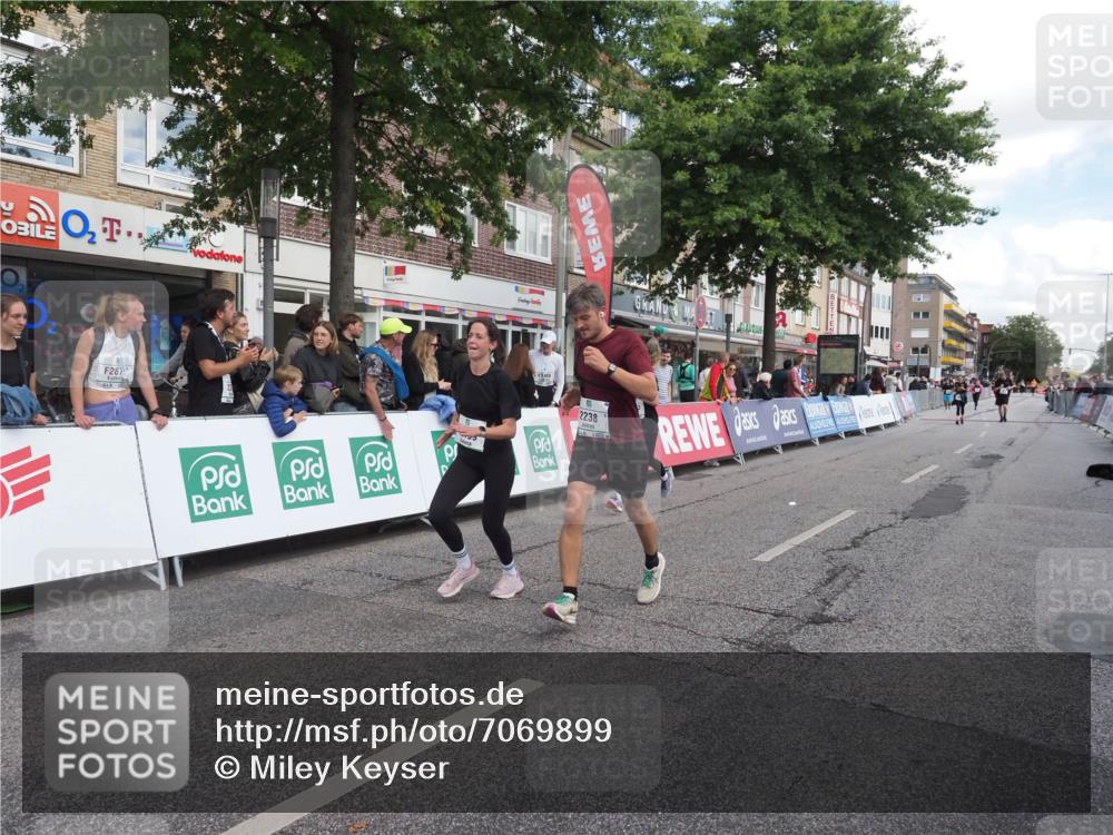 15.09.2024 - PSD Bank Halbmarathon Miley Keyser http://msf.ph/oto/7069899 15.09.2024 12:22:47 Ziel 2238, 3018, 3036, 3127, 3199, 3282, 3361, 3443 meine-sportfotos.de