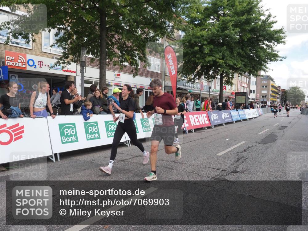 15.09.2024 - PSD Bank Halbmarathon Miley Keyser http://msf.ph/oto/7069903 15.09.2024 12:22:47 Ziel 2238, 3018, 3036, 3127, 3199, 3282, 3361, 3443 meine-sportfotos.de