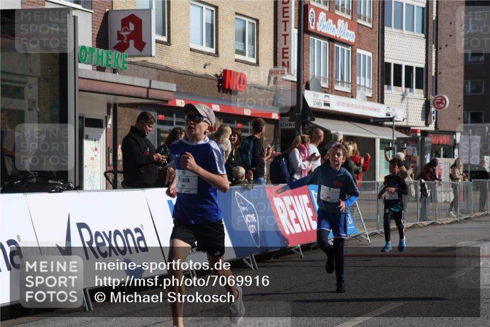 15.09.2024 - PSD Bank Halbmarathon Michael Strokosch http://msf.ph/oto/7069916 15.09.2024 10:25:39 Ziel 36, 110, 221, 238, 248, 257, 298, 300 meine-sportfotos.de