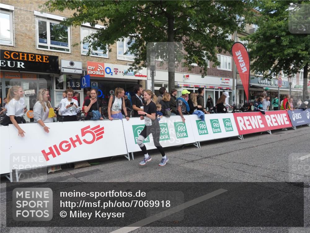 15.09.2024 - PSD Bank Halbmarathon Miley Keyser http://msf.ph/oto/7069918 15.09.2024 12:22:48 Ziel 2238, 3018, 3036, 3127, 3199, 3282, 3361, 3443 meine-sportfotos.de