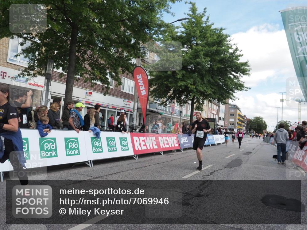 15.09.2024 - PSD Bank Halbmarathon Miley Keyser http://msf.ph/oto/7069946 15.09.2024 12:22:56 Ziel 2238, 2394, 3199, 3219, 3361, 3443 meine-sportfotos.de