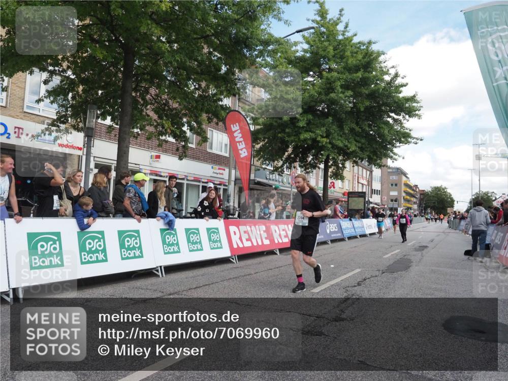 15.09.2024 - PSD Bank Halbmarathon Miley Keyser http://msf.ph/oto/7069960 15.09.2024 12:22:57 Ziel 2238, 2394, 3199, 3219, 3361, 3443 meine-sportfotos.de