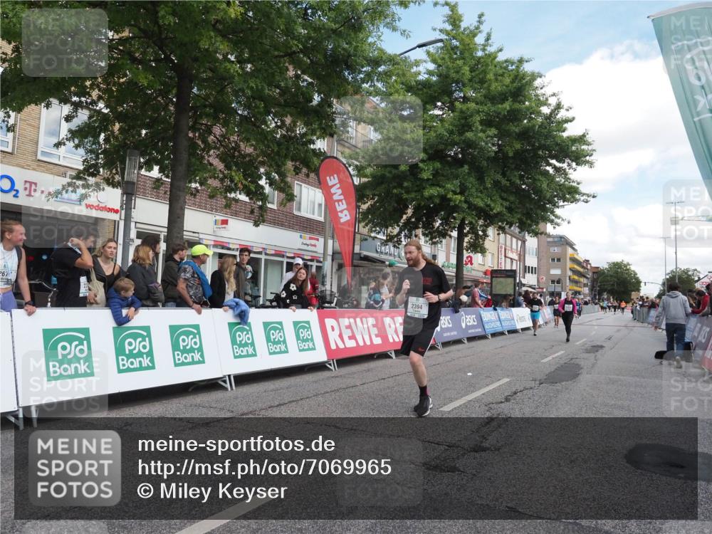 15.09.2024 - PSD Bank Halbmarathon Miley Keyser http://msf.ph/oto/7069965 15.09.2024 12:22:57 Ziel 2238, 2394, 3199, 3219, 3361, 3443 meine-sportfotos.de