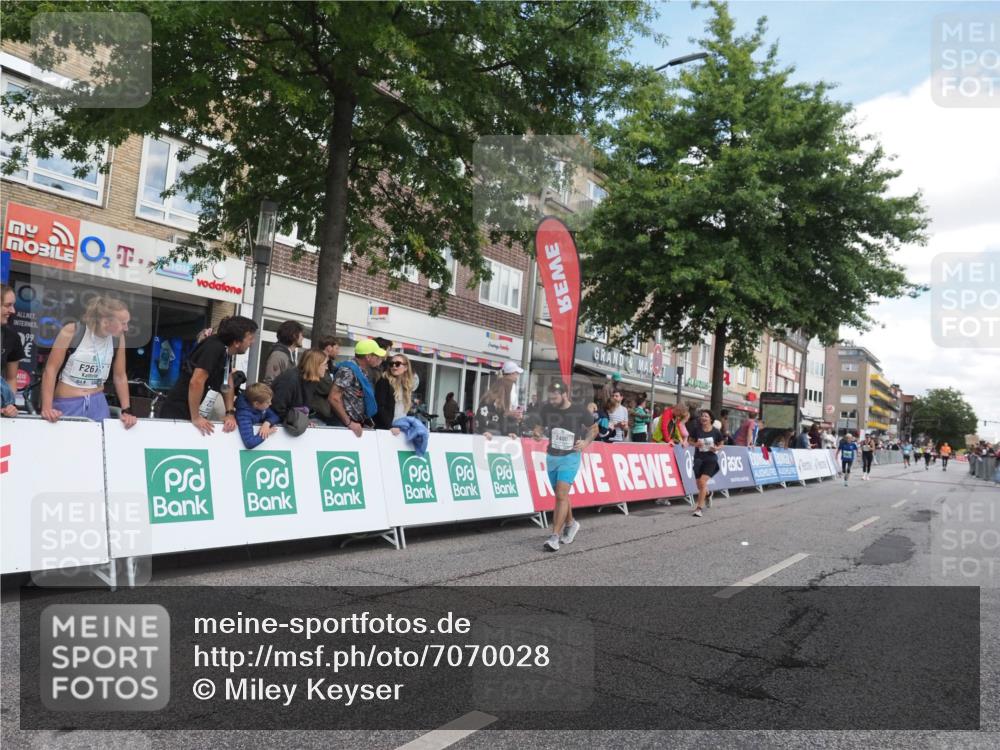 15.09.2024 - PSD Bank Halbmarathon Miley Keyser http://msf.ph/oto/7070028 15.09.2024 12:23:03 Ziel 803, 2394, 2400, 2999, 3219, 3361 meine-sportfotos.de