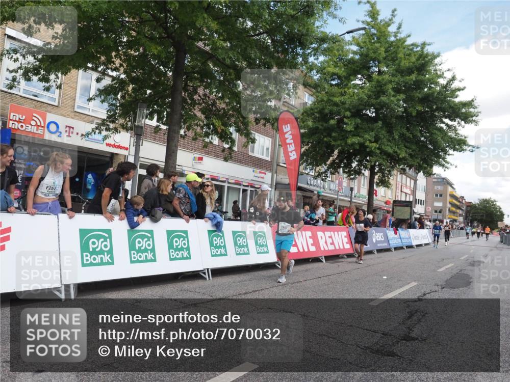 15.09.2024 - PSD Bank Halbmarathon Miley Keyser http://msf.ph/oto/7070032 15.09.2024 12:23:04 Ziel 803, 2394, 2400, 2933, 2999, 3219, 3361 meine-sportfotos.de