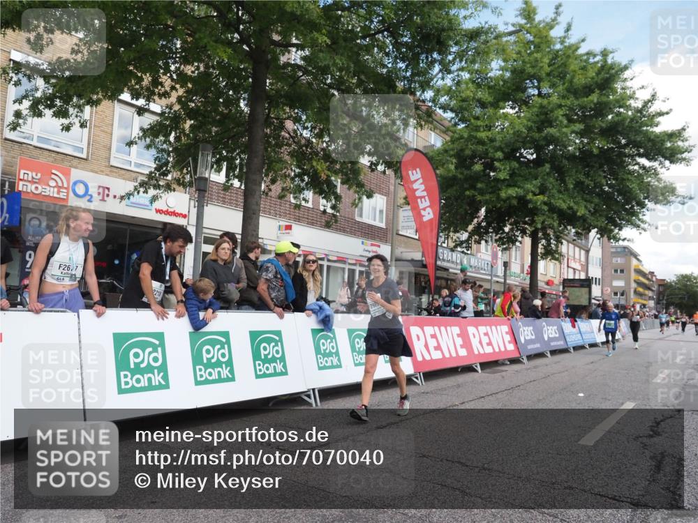 15.09.2024 - PSD Bank Halbmarathon Miley Keyser http://msf.ph/oto/7070040 15.09.2024 12:23:06 Ziel 803, 2394, 2400, 2933, 2999, 3219, 3361 meine-sportfotos.de