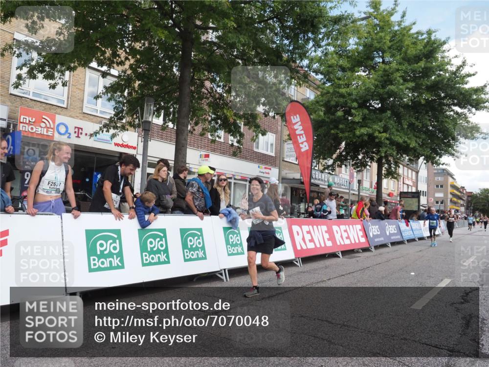 15.09.2024 - PSD Bank Halbmarathon Miley Keyser http://msf.ph/oto/7070048 15.09.2024 12:23:06 Ziel 803, 2394, 2400, 2933, 2999, 3219, 3361 meine-sportfotos.de