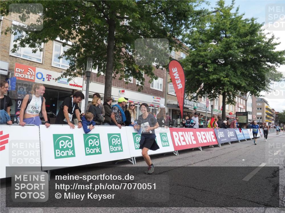 15.09.2024 - PSD Bank Halbmarathon Miley Keyser http://msf.ph/oto/7070051 15.09.2024 12:23:06 Ziel 803, 2394, 2400, 2933, 2999, 3219, 3361 meine-sportfotos.de