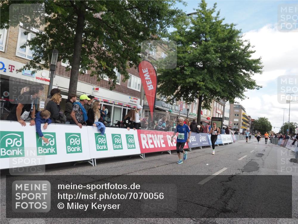 15.09.2024 - PSD Bank Halbmarathon Miley Keyser http://msf.ph/oto/7070056 15.09.2024 12:23:09 Ziel 803, 2394, 2400, 2933, 2999, 3219, 3320, 3361 meine-sportfotos.de
